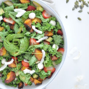 The best green fruity salad : peaches, pear, strawberries, kale, Labneh.