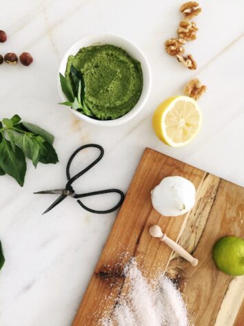 Vegan pesto with tasty walnut, hazelnut and basil.