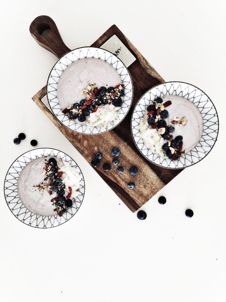 A great dairy alternative that is gluten free too. A creamy cashew buckwheat bowl for a delicious breakfast.