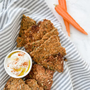 Healthy carrot crackers, 8 ingredients and gluten free