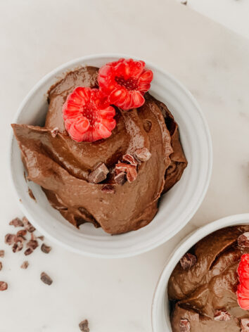 Vegan chocolate mousse, easy and quick dessert recipe