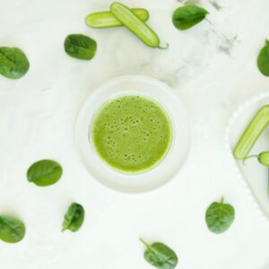 Green smoothie with spinach and cucumber