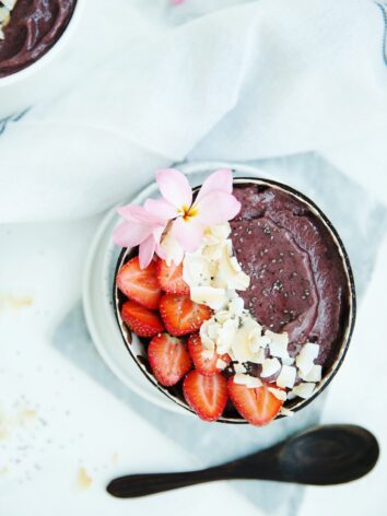 Acai smoothie bowl, a super power bowl