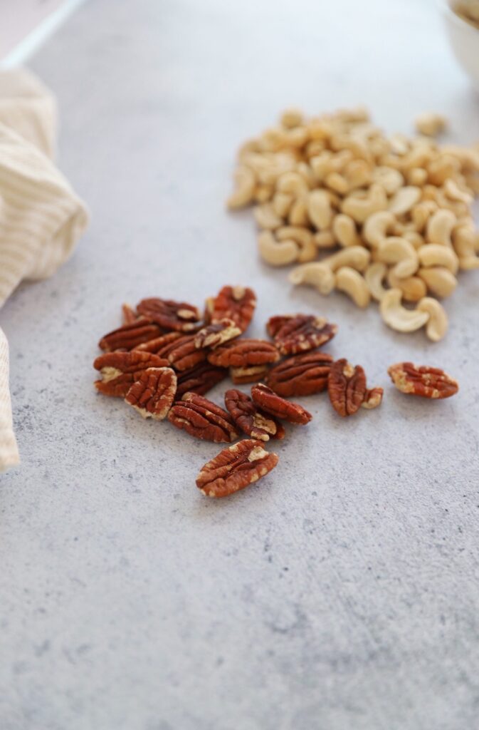 2 ingredient nut butter : cashew and pecan